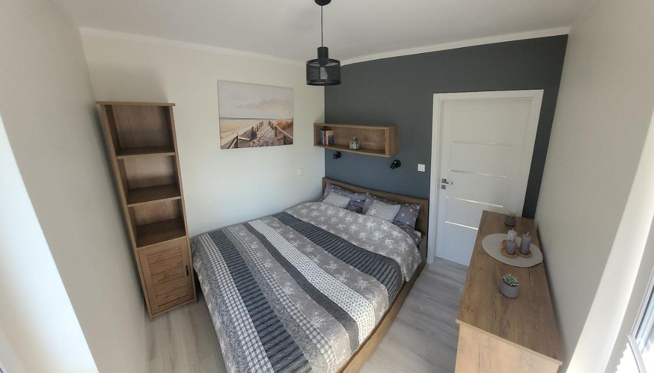 Pobierowo Baltic Apartament Turkusowy Buitenkant foto